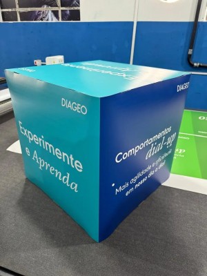 Cubo Promocional Personalizando 50x50cm Papel Duplex 350gr 50x50cm Impressão UV 4x0 Laminação Fosca Corte e Vinco Digital 